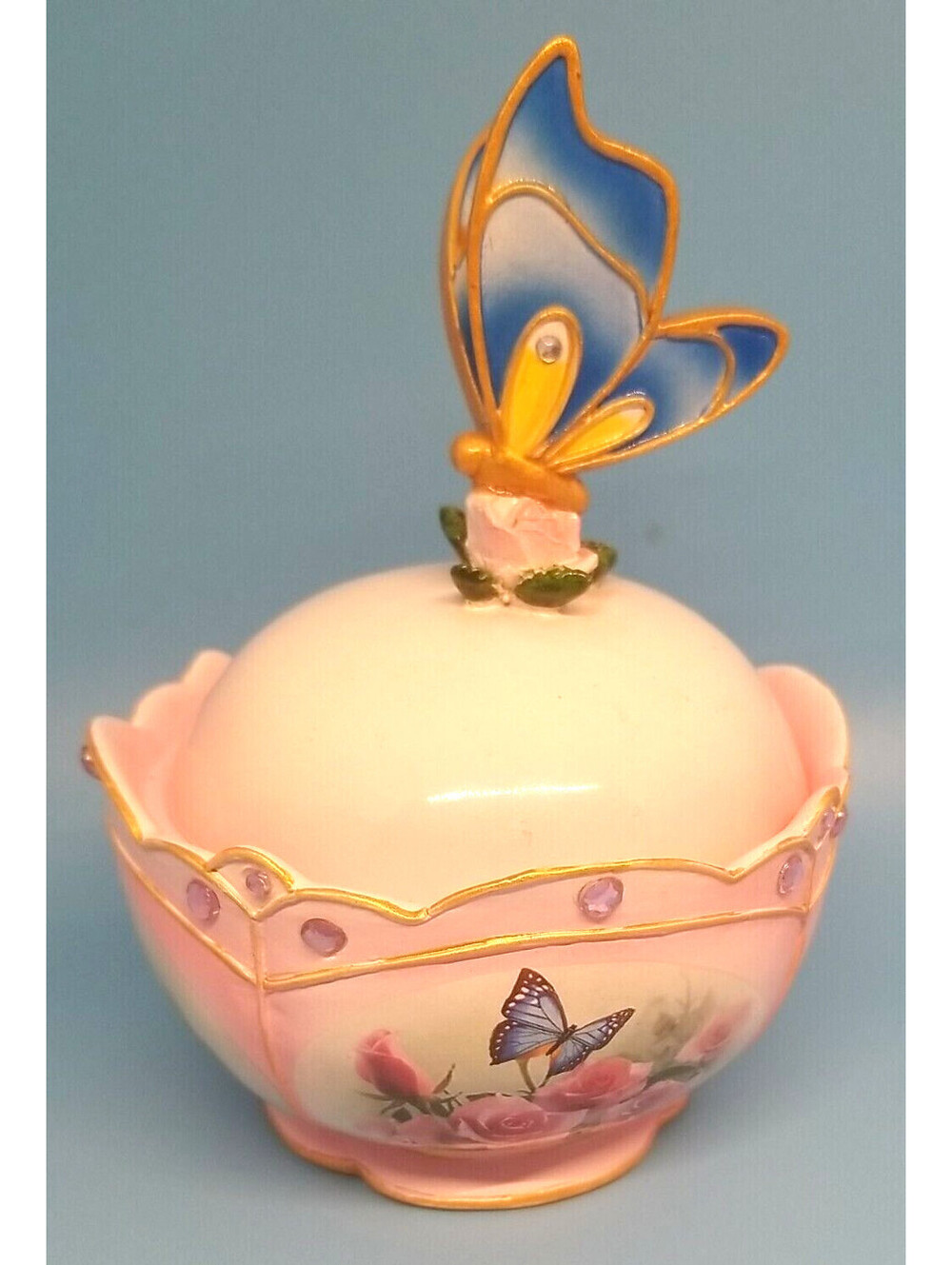 Beautiful Vintage Butterfly Gardens Music Box Plays Theme Song Love Story See!